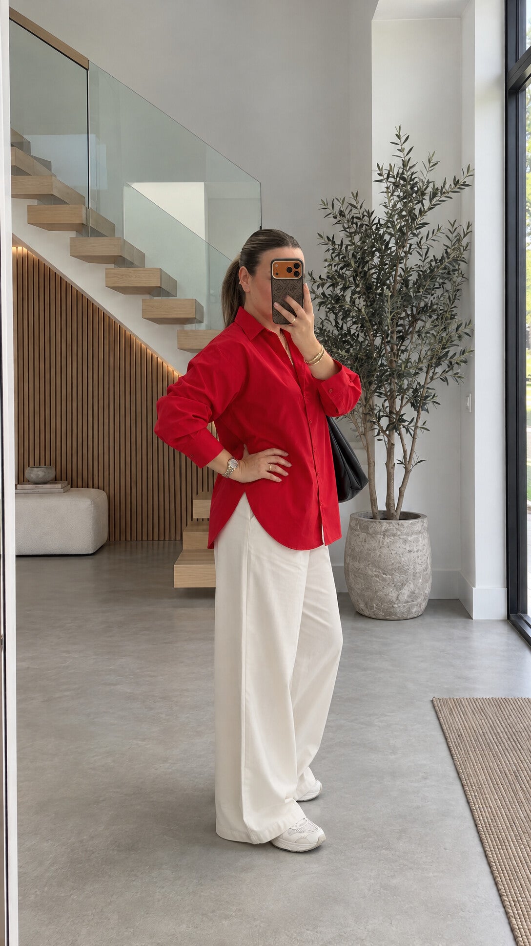 Geniş Yaka Oversize Poplin Gömlek Kırmızı — hikâye görseli 2 (yan)